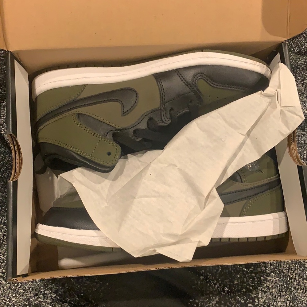 Jordan 1 Mid